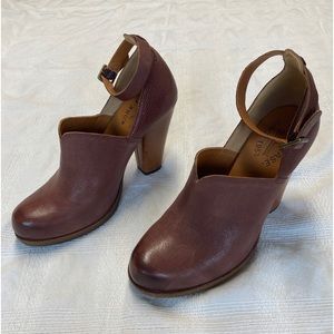 Kork-Ease Paulette Heels /w ankle strap, size 8, brown